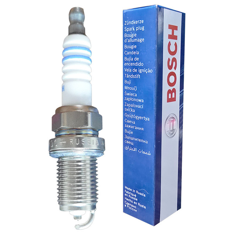 شمع خودرو بوش مدل تک پلاتین کد FR7DC +8 پایه کوتاه بسته 4 عددی