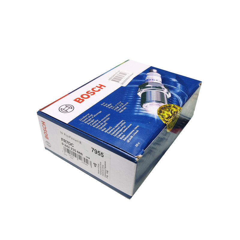 شمع خودرو بوش مدل تک پلاتین پایه کوتاه کد FR7DC (+8) CHINA بسته 4 عددی