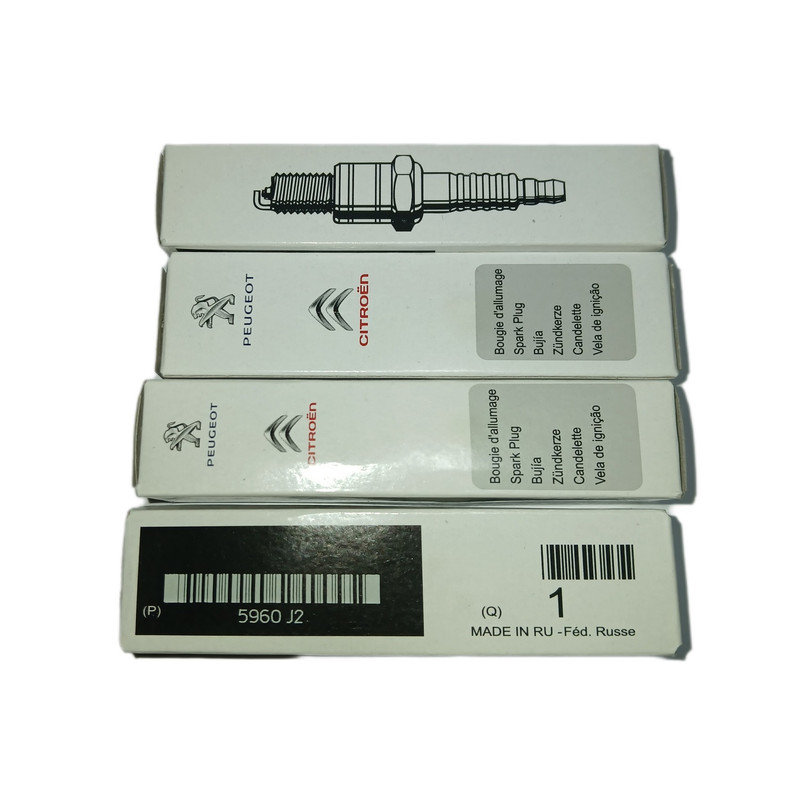 شمع خودرو بوش مدل FR7DC9 RUSSIA پایه کوتاه بسته 4 عددی