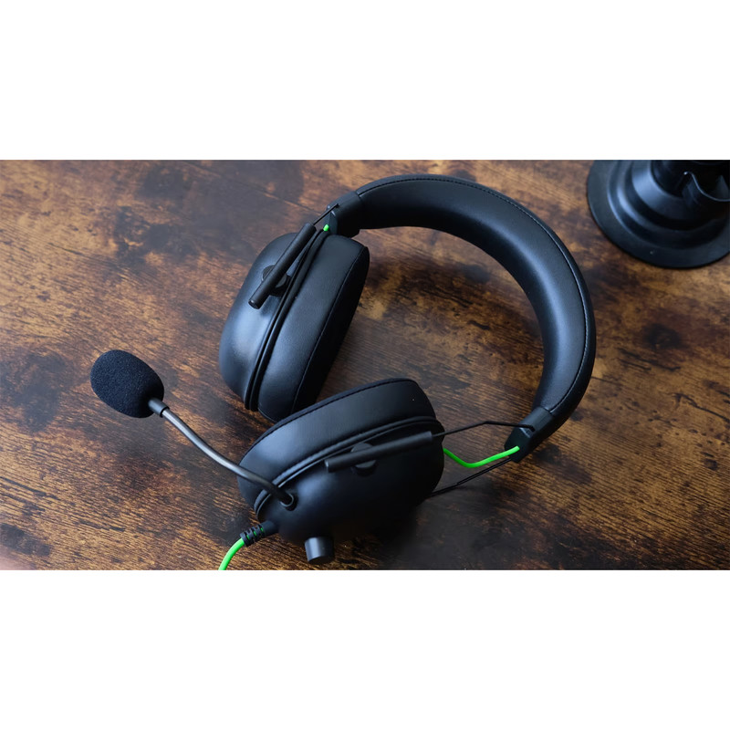هدست گیمینگ بلوتوثی ریزر مدل BlackShark V2 X با نویز کنسلینگ بدنه، نویز کنسلینگ میکروفون (ENC)، اتصال از طریق جک 3.5 میلیمتری، دارای صدای فراگیر 7.1 کاناله، دارای تکنولوژی صدای 360 درجه