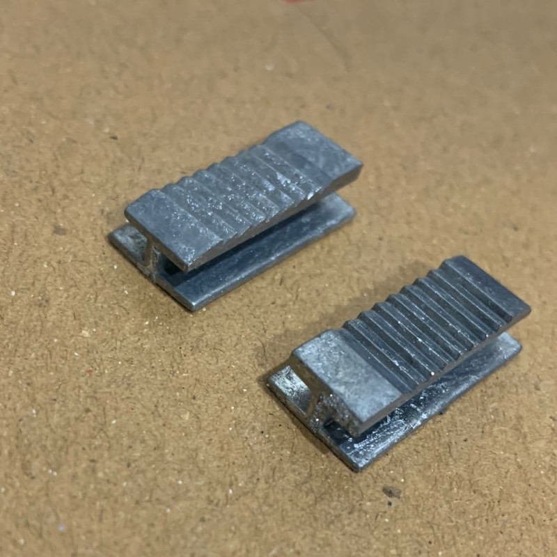 چراغ خطرسوم جمع ساز کد QC547 همراه پایه مناسب پژو
